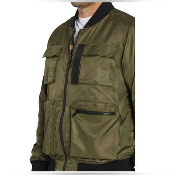 NWT- Waterproof Reversible Field Jacket Military Green and Camo Sherpa - Picture 3 of 8